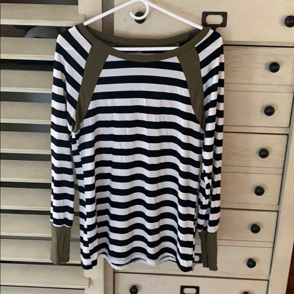 Long sleeved top